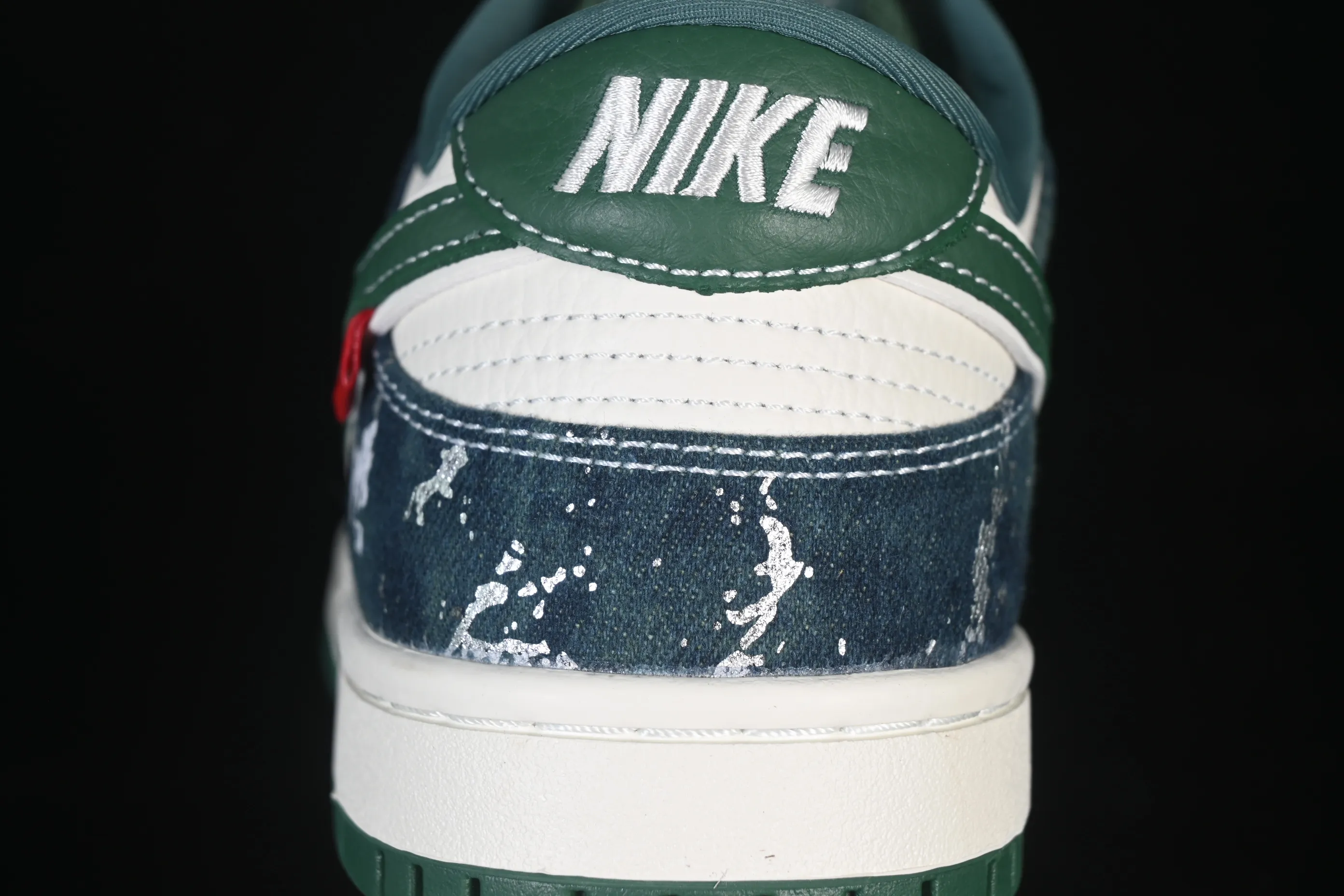 All categories Nk SB Dunk Series Nk SB Dunk Low High-end customized low-top sneakers Nike SB Dunk Low BAPE joint white army green Anniversary high-end customized low-top casual sneakers SC0601-465